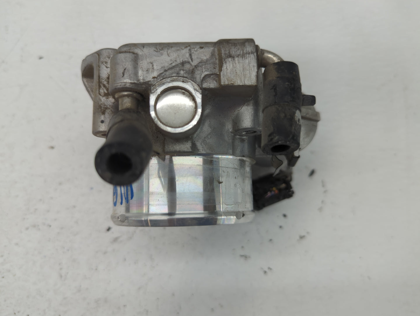 2011-2015 Kia Optima Throttle Body P/N:35100-2G700 Fits Fits 2011 2012 2013 2014 2015 2016 OEM Used Auto Parts - Oemusedauto