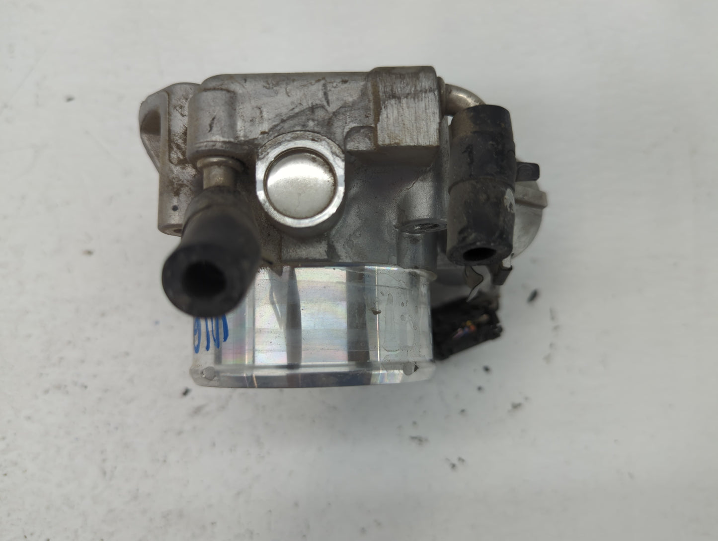 2011-2015 Kia Optima Throttle Body P/N:35100-2G700 Fits Fits 2011 2012 2013 2014 2015 2016 OEM Used Auto Parts - Oemusedauto