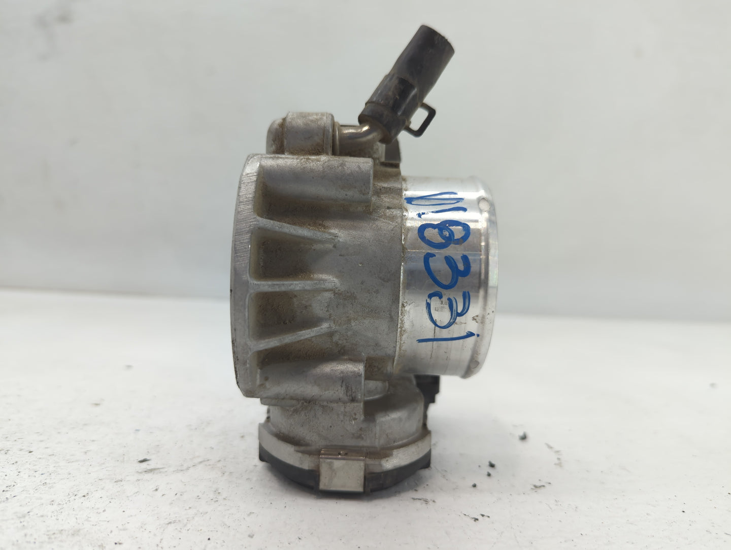 2011-2015 Kia Optima Throttle Body P/N:35100-2G700 Fits Fits 2011 2012 2013 2014 2015 2016 OEM Used Auto Parts - Oemusedauto