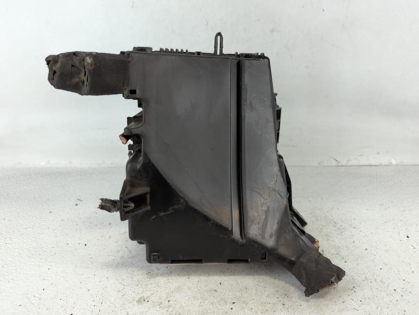 2014-2015 Kia Optima Fusebox Fuse Box Panel Relay Module P/N:91260-2T100 Fits Fits 2014 2015 OEM Used Auto Parts - Oemusedau