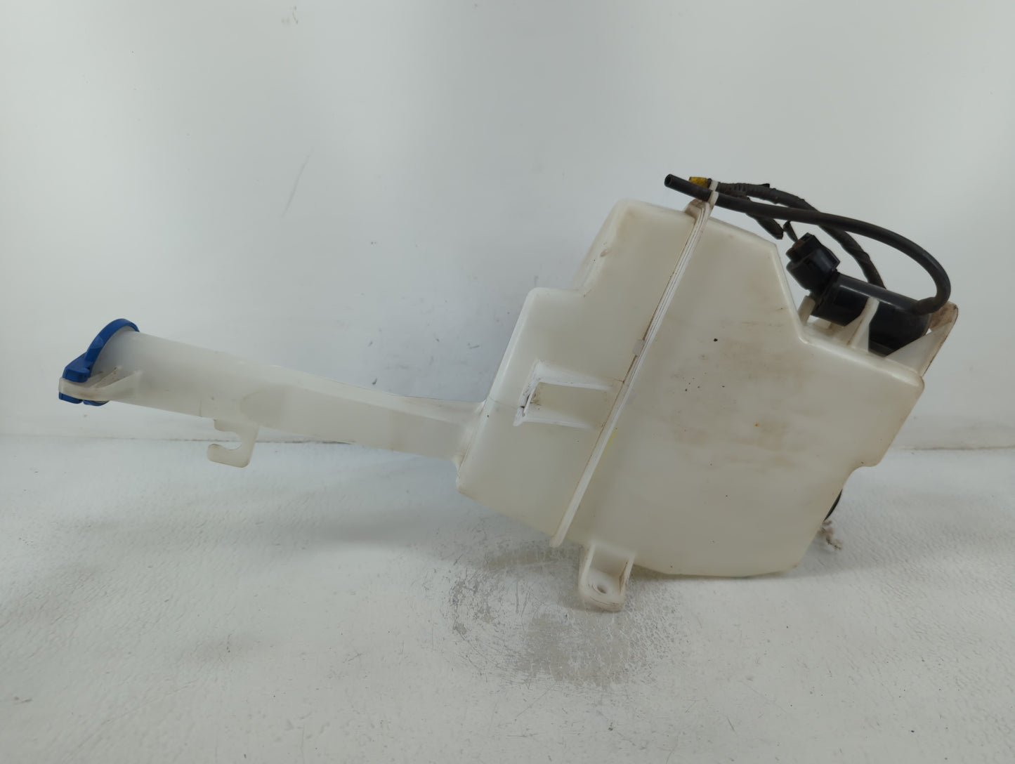 2011-2015 Kia Optima Windshield Washer Fluid Reservoir Bottle Oem - Oemusedautoparts1.com