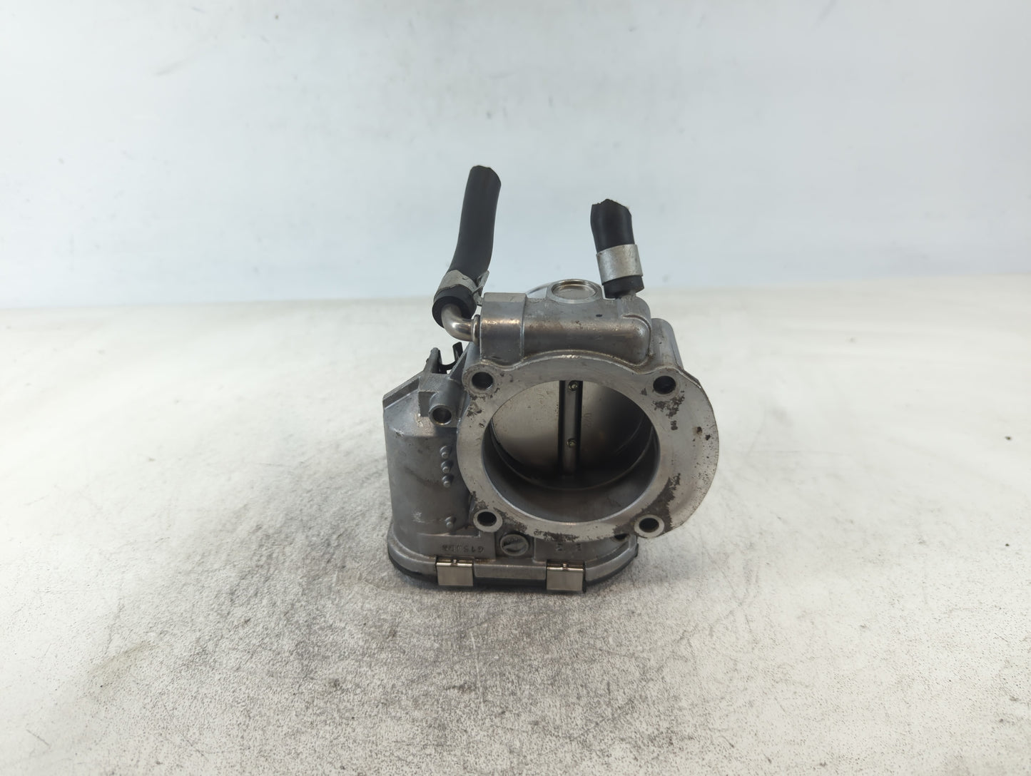 2011-2015 Kia Optima Throttle Body P/N:35100-2G700 Fits Fits 2011 2012 2013 2014 2015 2016 OEM Used Auto Parts - Oemusedauto