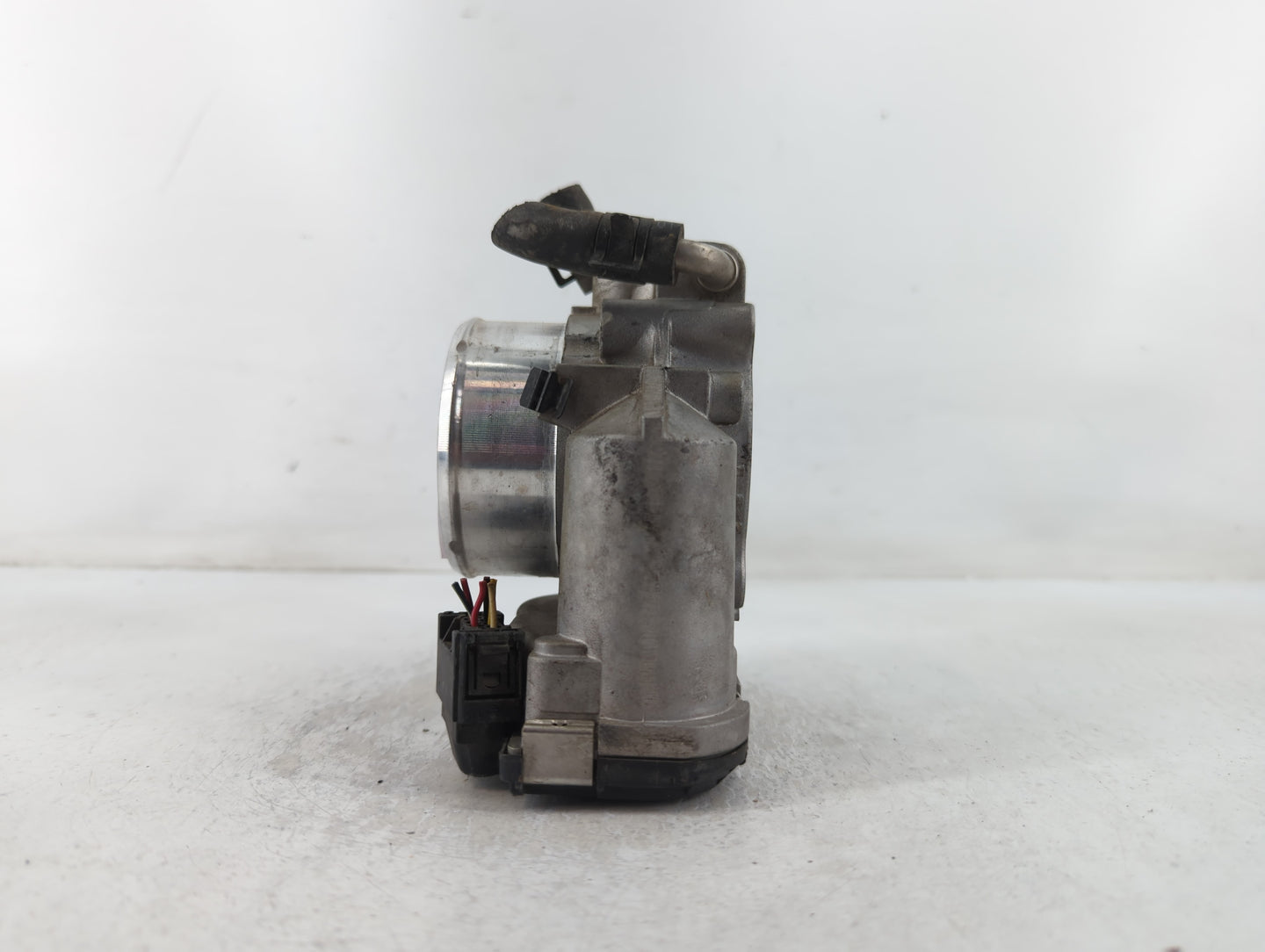 2011-2015 Kia Optima Throttle Body P/N:35100-2G700 Fits Fits 2011 2012 2013 2014 2015 2016 OEM Used Auto Parts - Oemusedauto