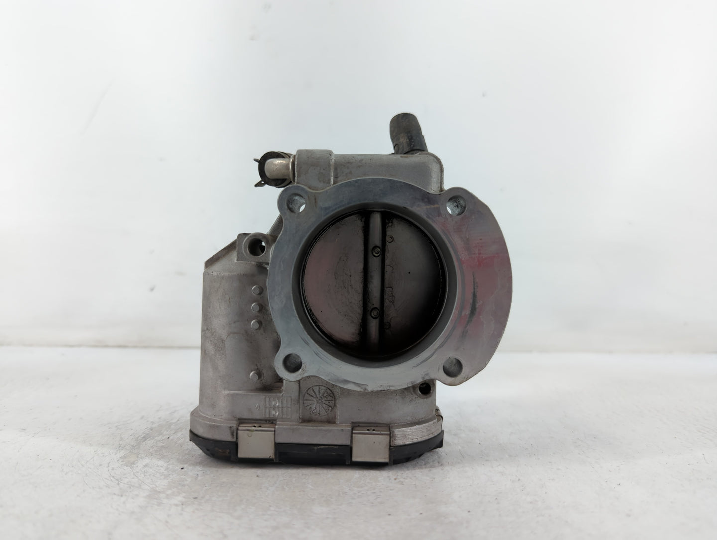 2011-2015 Kia Optima Throttle Body P/N:35100-2G700 Fits Fits 2011 2012 2013 2014 2015 2016 OEM Used Auto Parts - Oemusedauto