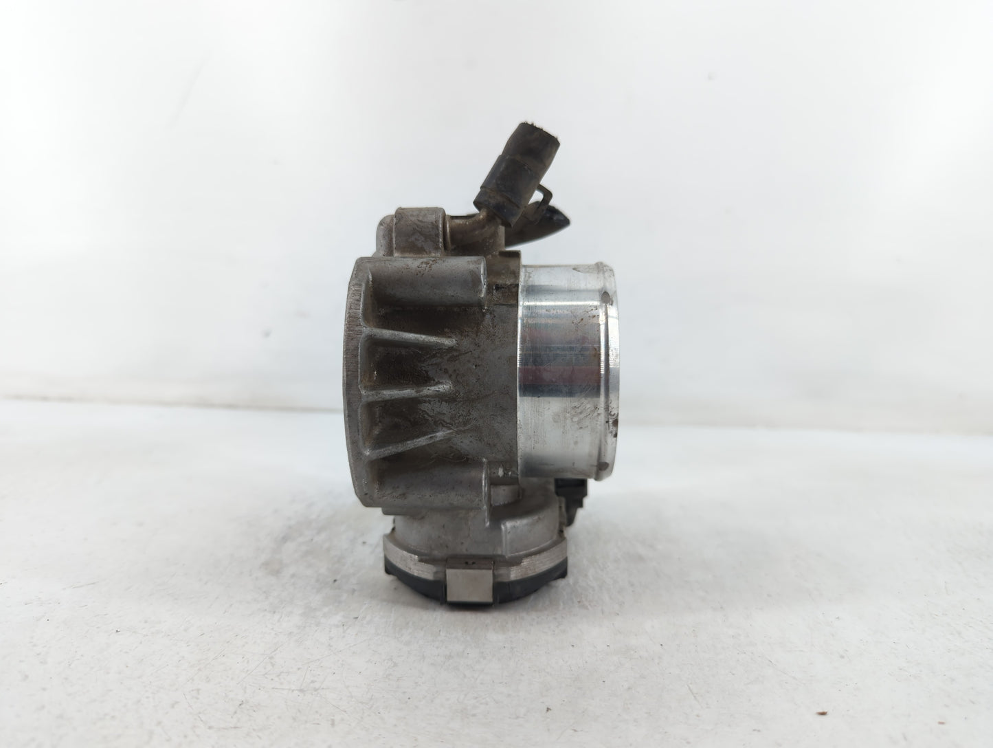 2011-2015 Kia Optima Throttle Body P/N:35100-2G700 Fits Fits 2011 2012 2013 2014 2015 2016 OEM Used Auto Parts - Oemusedauto