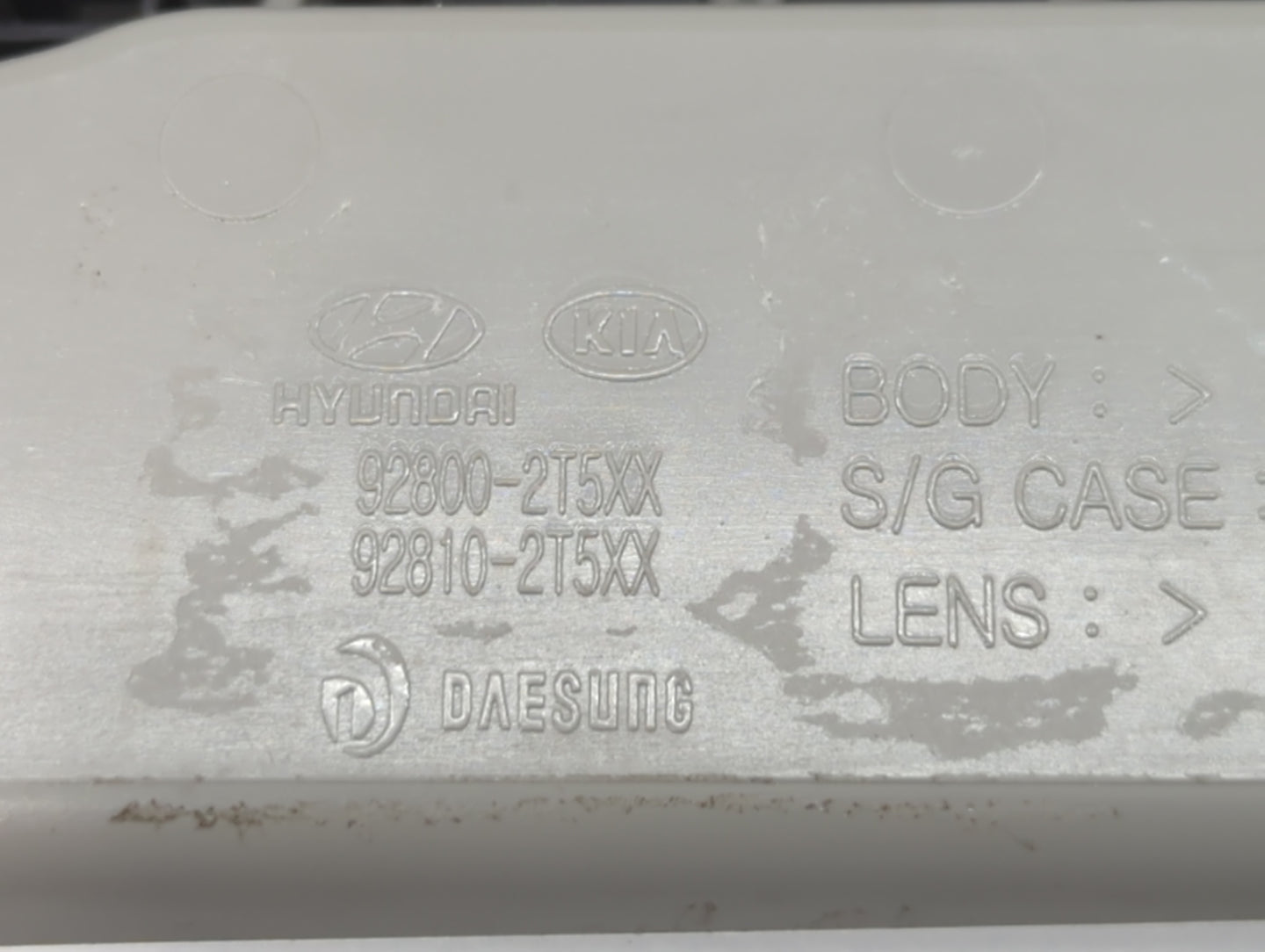 2014-2016 Kia Optima Overhead Roof Console 690510 - Oemusedautoparts1.com