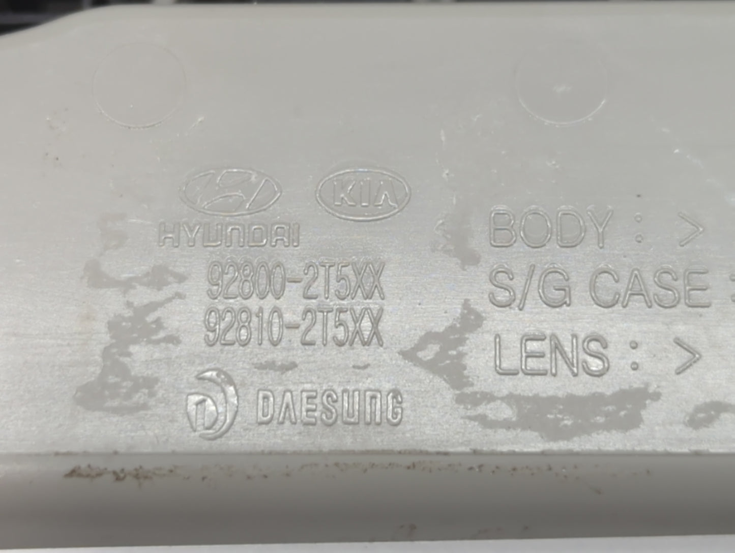 2014-2016 Kia Optima Overhead Roof Console 690510 - Oemusedautoparts1.com