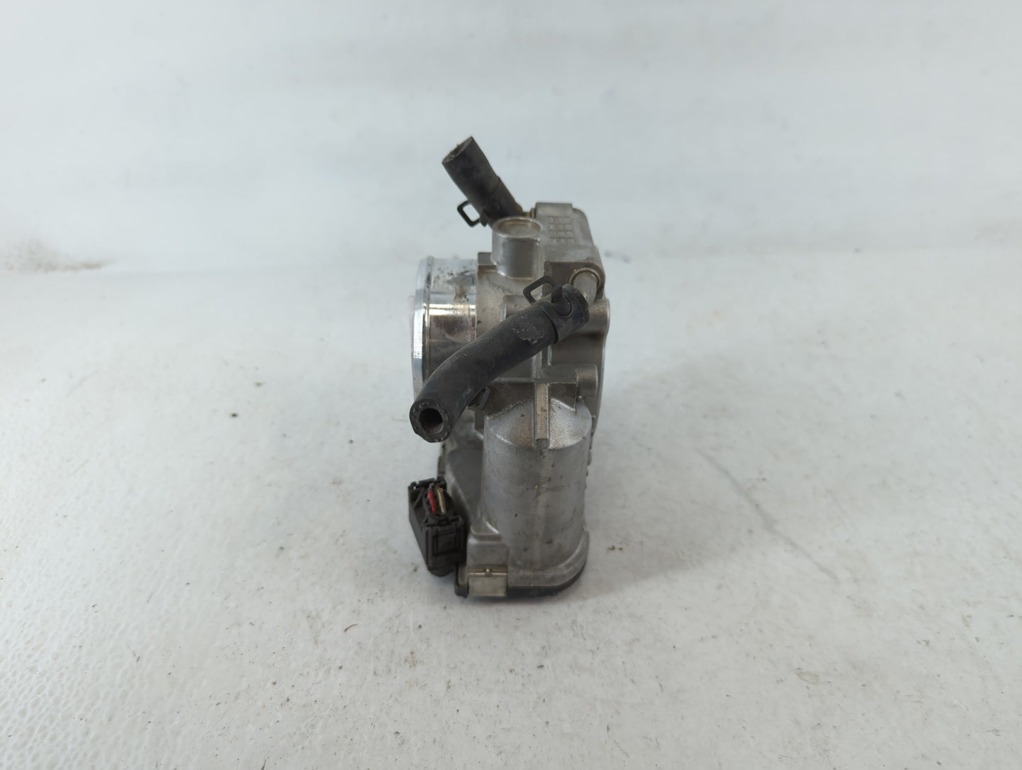 2011-2016 Kia Optima Throttle Body P/N:35100-2G800 Fits Fits 2011 2012 2013 2014 2015 2016 OEM Used Auto Parts - Oemusedauto