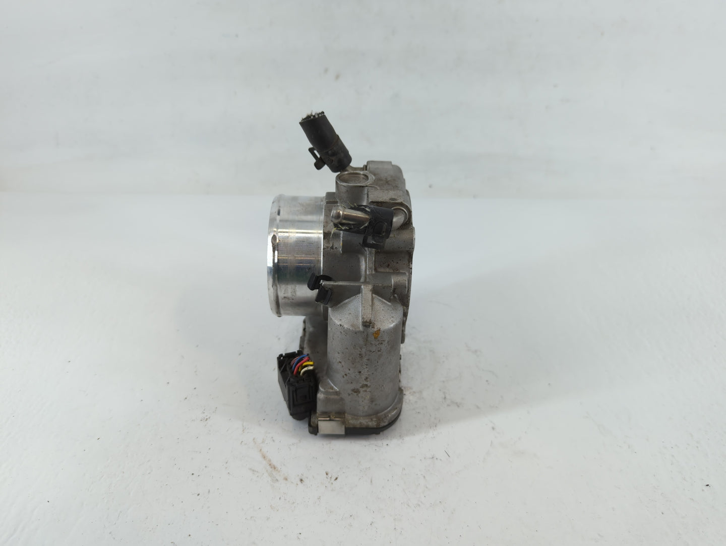 2011-2015 Kia Optima Throttle Body P/N:35100-2G700 Fits Fits 2011 2012 2013 2014 2015 2016 OEM Used Auto Parts - Oemusedauto