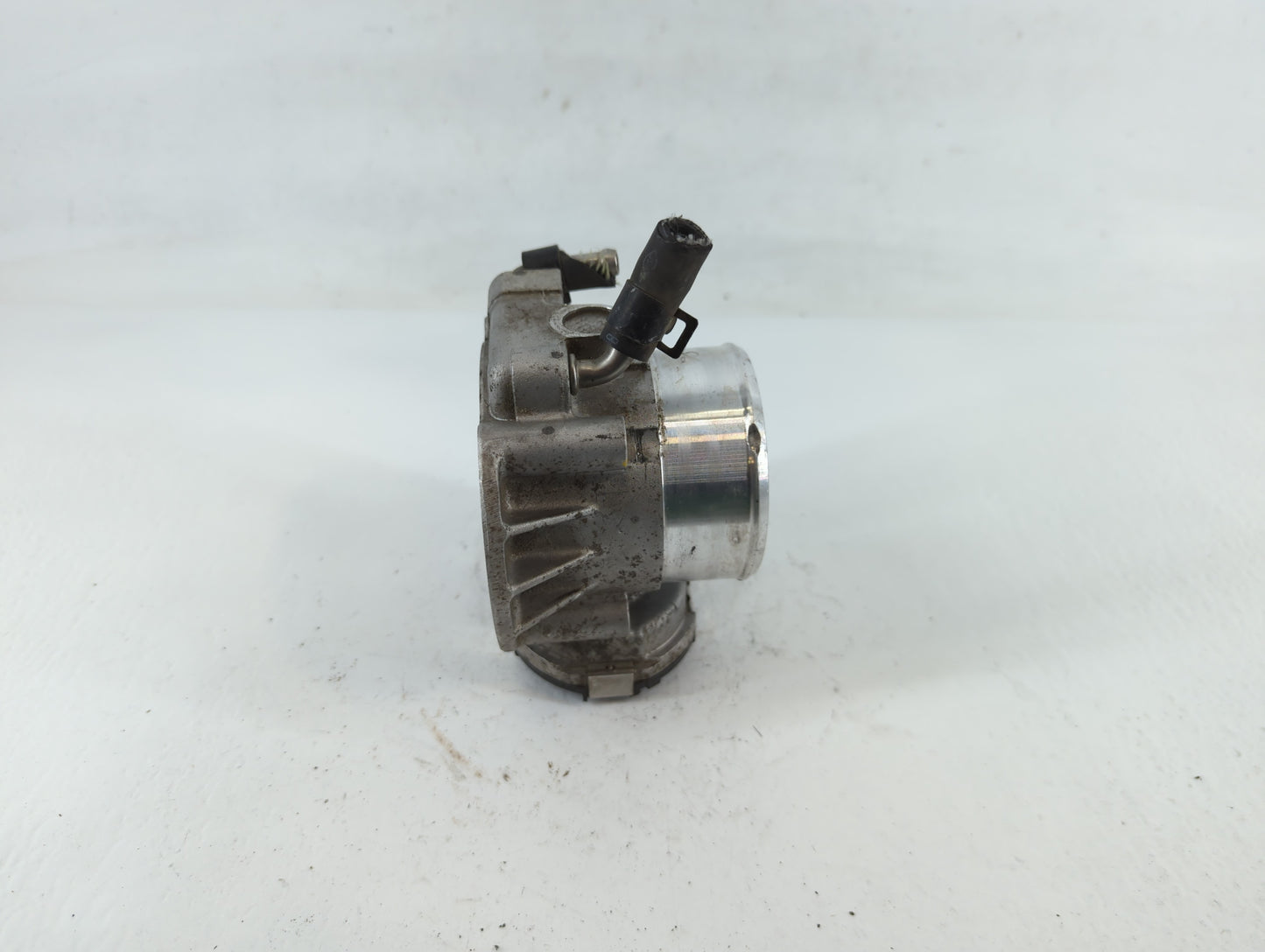 2011-2015 Kia Optima Throttle Body P/N:35100-2G700 Fits Fits 2011 2012 2013 2014 2015 2016 OEM Used Auto Parts - Oemusedauto