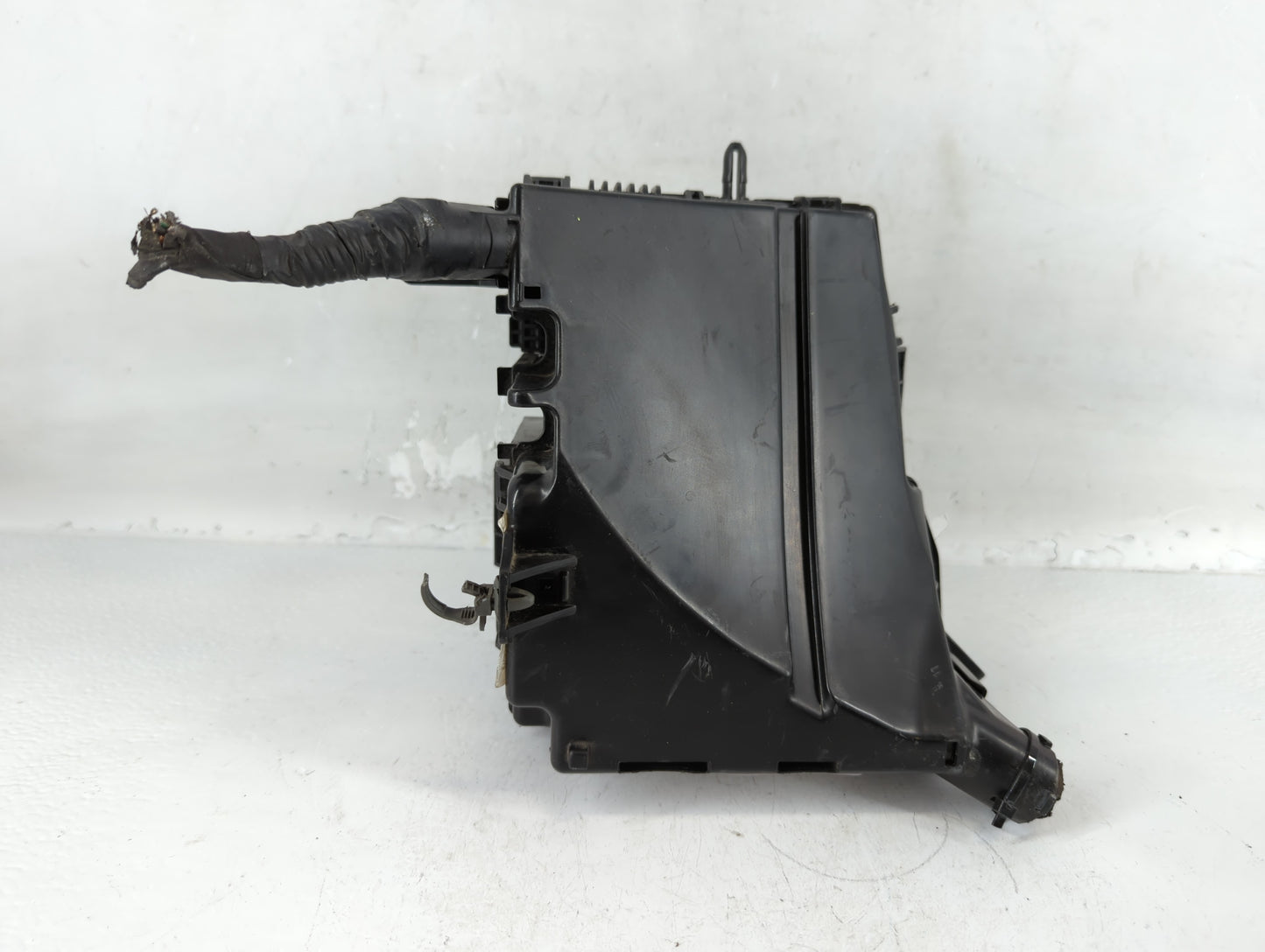 2014-2015 Kia Optima Fusebox Fuse Box Panel Relay Module P/N:91260-2T120 Fits Fits 2014 2015 OEM Used Auto Parts - Oemusedau