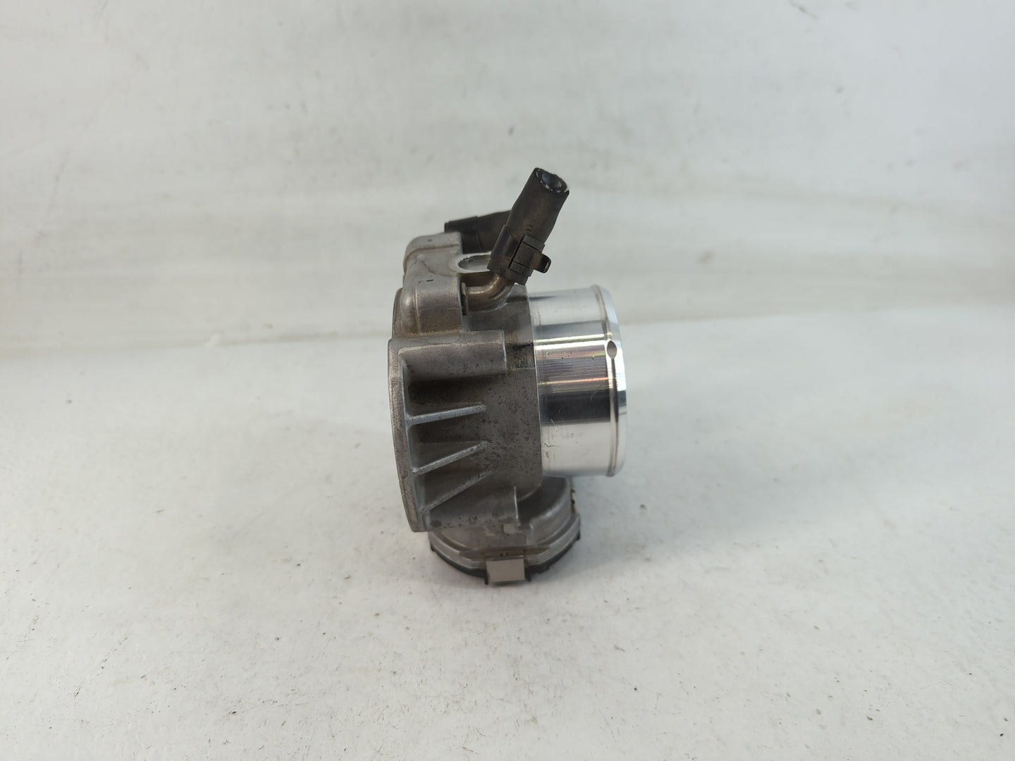 2011-2015 Kia Optima Throttle Body P/N:35100-2G700 Fits Fits 2011 2012 2013 2014 2015 2016 OEM Used Auto Parts - Oemusedauto