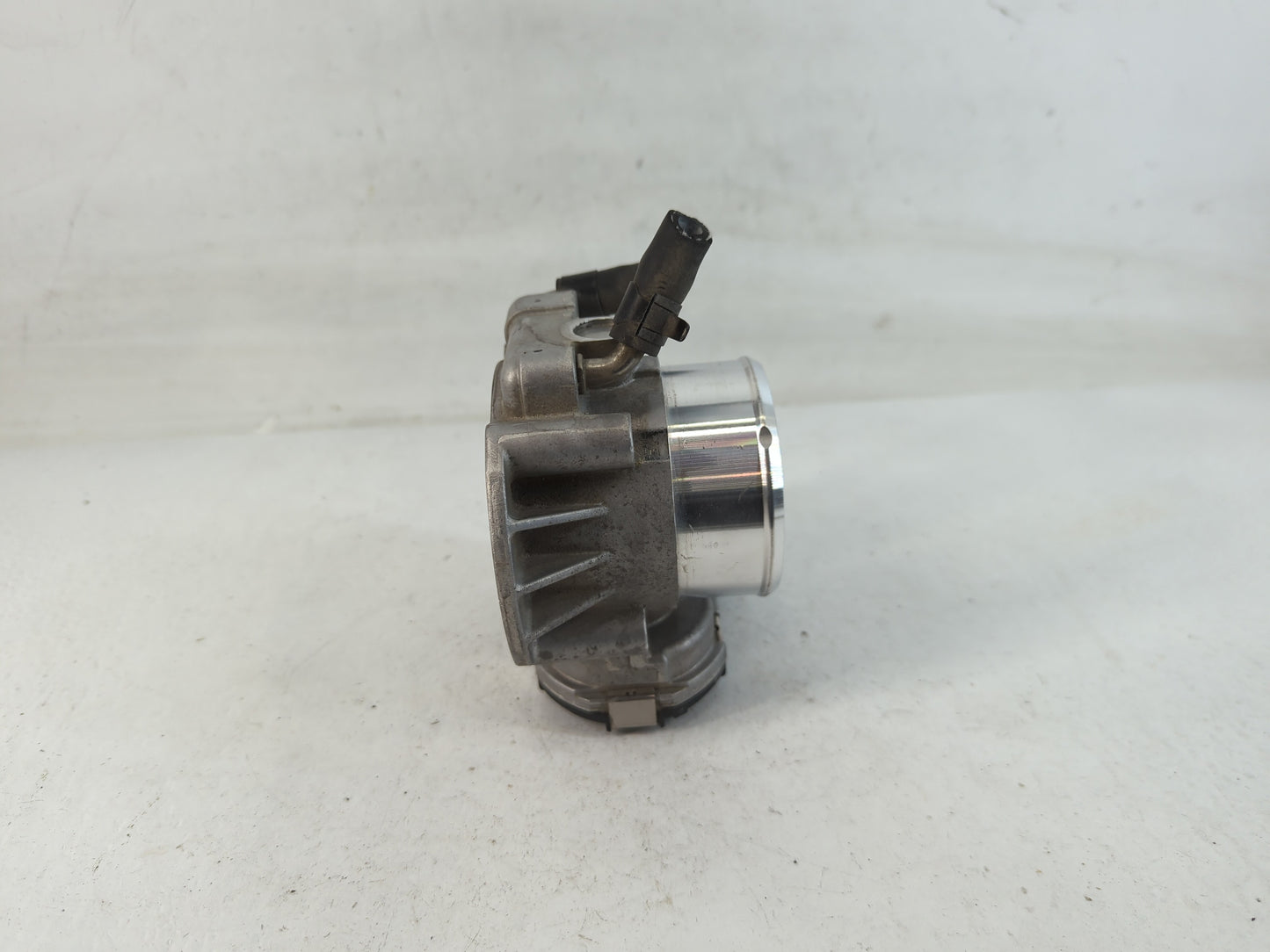 2011-2015 Kia Optima Throttle Body P/N:35100-2G700 Fits Fits 2011 2012 2013 2014 2015 2016 OEM Used Auto Parts - Oemusedauto