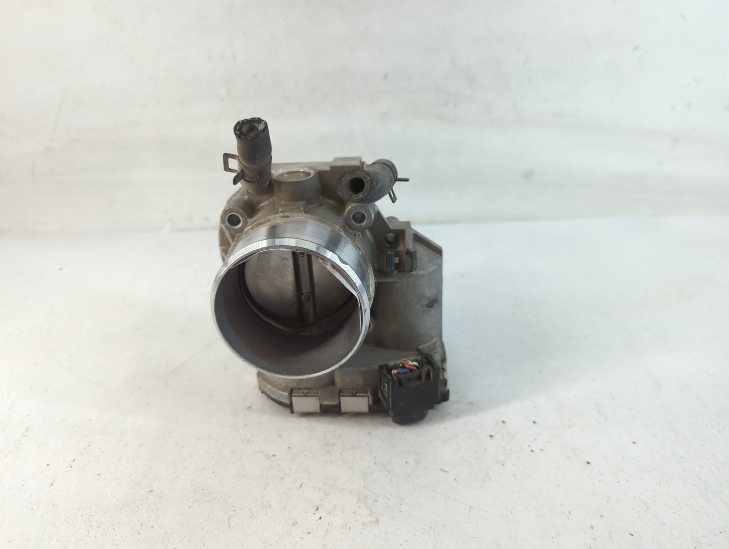 2011-2015 Kia Optima Throttle Body P/N:35100-2G700 Fits Fits 2011 2012 2013 2014 2015 2016 OEM Used Auto Parts - Oemusedauto