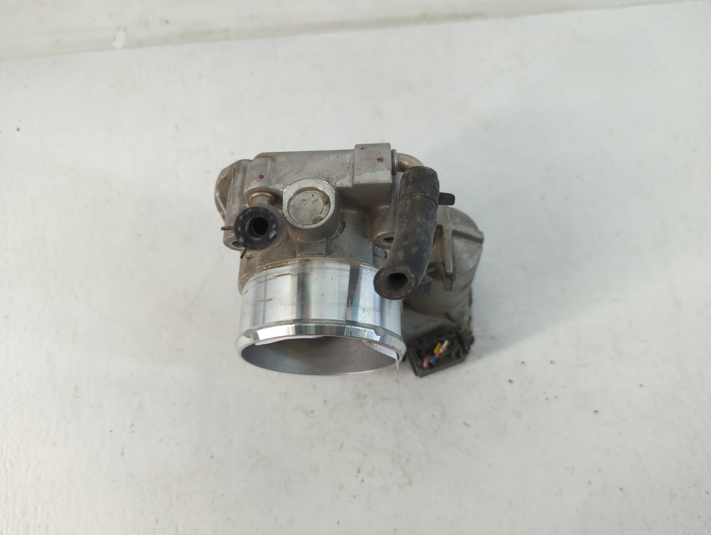 2011-2015 Kia Optima Throttle Body P/N:35100-2G700 Fits Fits 2011 2012 2013 2014 2015 2016 OEM Used Auto Parts - Oemusedauto