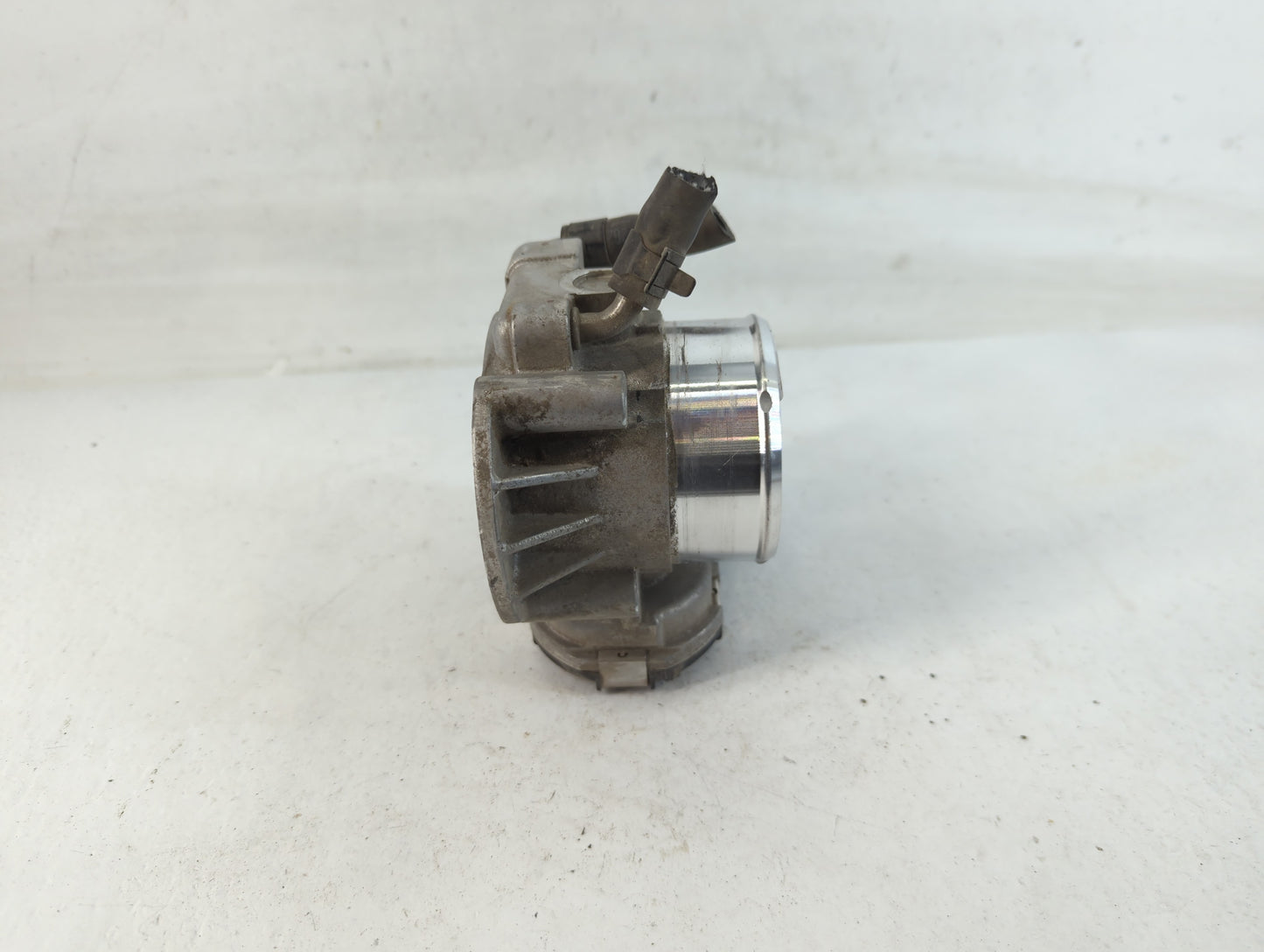 2011-2015 Kia Optima Throttle Body P/N:35100-2G700 Fits Fits 2011 2012 2013 2014 2015 2016 OEM Used Auto Parts - Oemusedauto