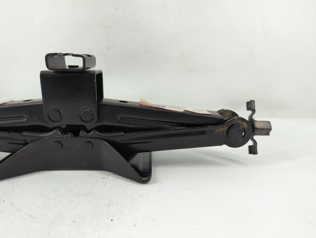2014 Kia Optima Spare Scissor Car Jack 774341 - Oemusedautoparts1.com