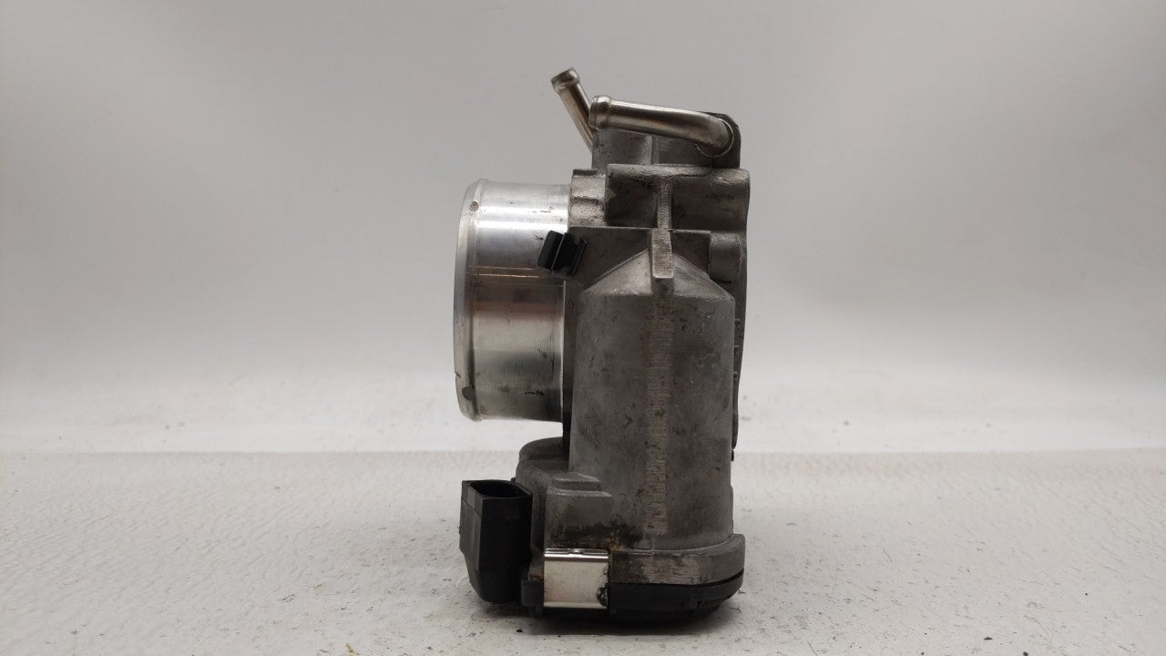 2011-2015 Kia Optima Throttle Body P/N:35100-2G700 Fits Fits 2011 2012 2013 2014 2015 2016 OEM Used Auto Parts - Oemusedauto