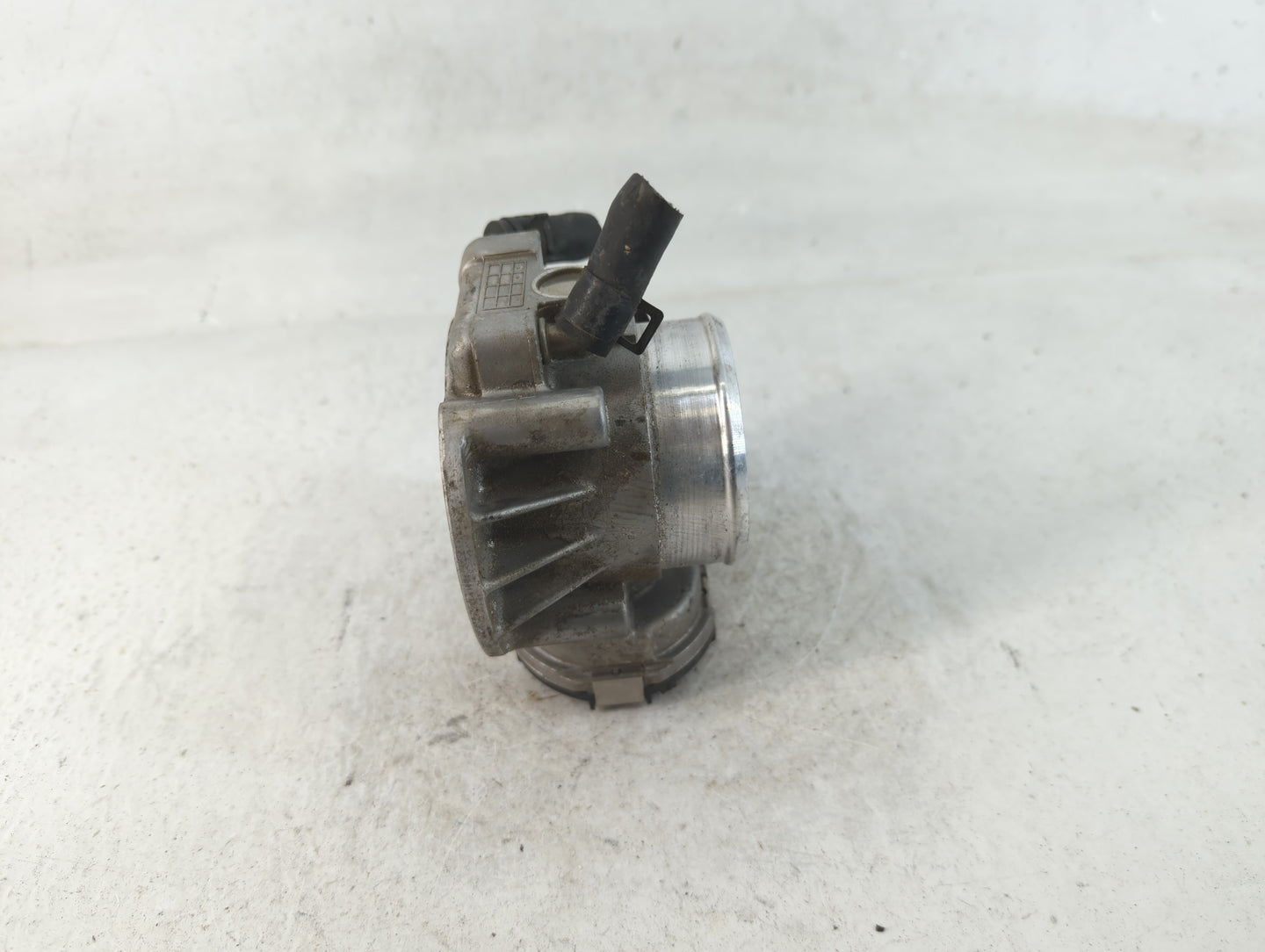 2011-2016 Kia Optima Throttle Body P/N:35100-2G800 Fits Fits 2011 2012 2013 2014 2015 2016 OEM Used Auto Parts - Oemusedauto