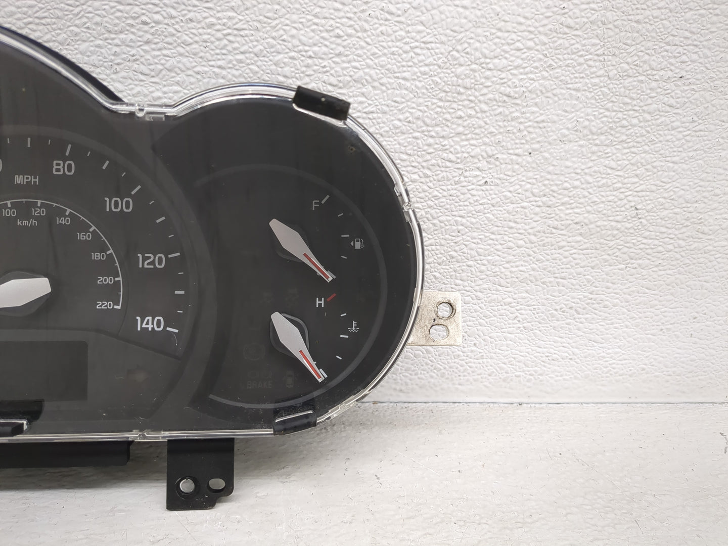 2014-2015 Kia Rio Instrument Cluster Speedometer Gauges P/N:94022-1W118 Fits Fits 2014 2015 OEM Used Auto Parts - Oemusedaut