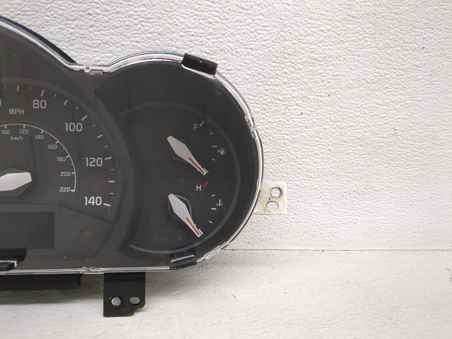 2014-2015 Kia Rio Instrument Cluster Speedometer Gauges P/N:94022-1W118 Fits Fits 2014 2015 OEM Used Auto Parts - Oemusedaut