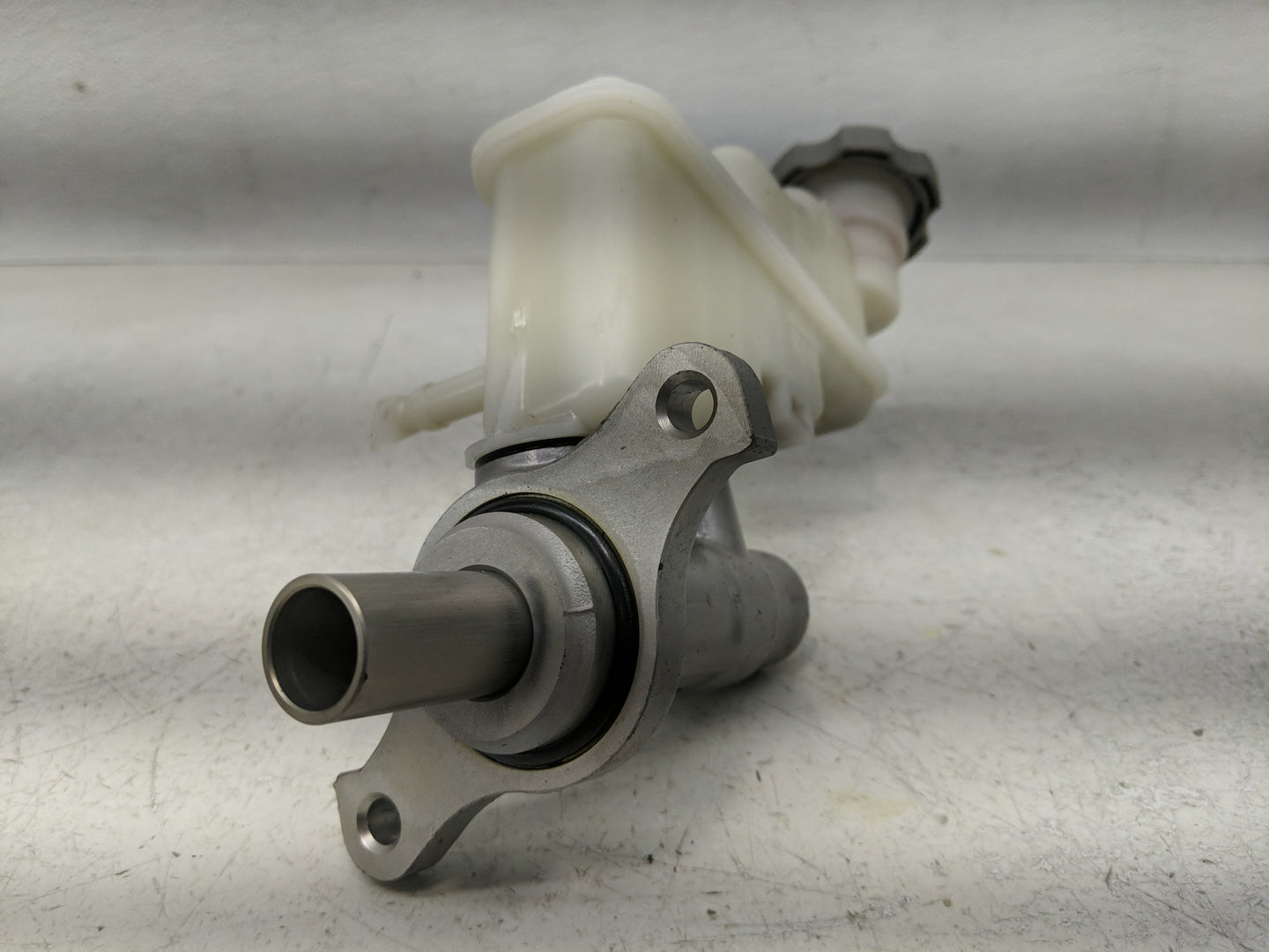 2012-2015 Kia Rio Brake Master Cylinder - Oemusedautoparts1.com