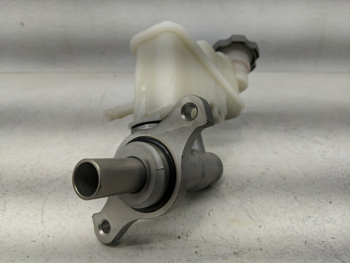 2012-2015 Kia Rio Brake Master Cylinder - Oemusedautoparts1.com