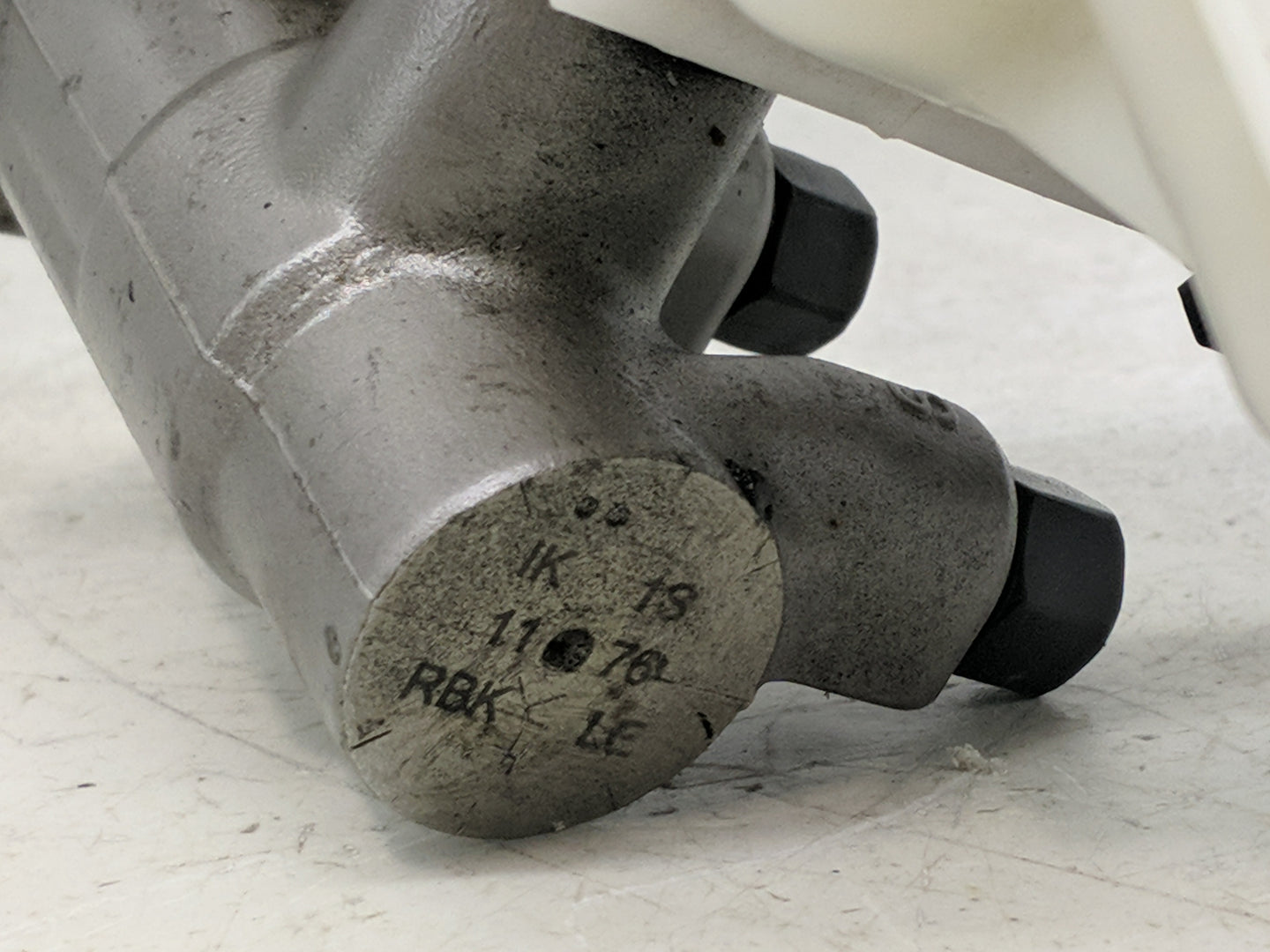 2012-2015 Kia Rio Brake Master Cylinder - Oemusedautoparts1.com