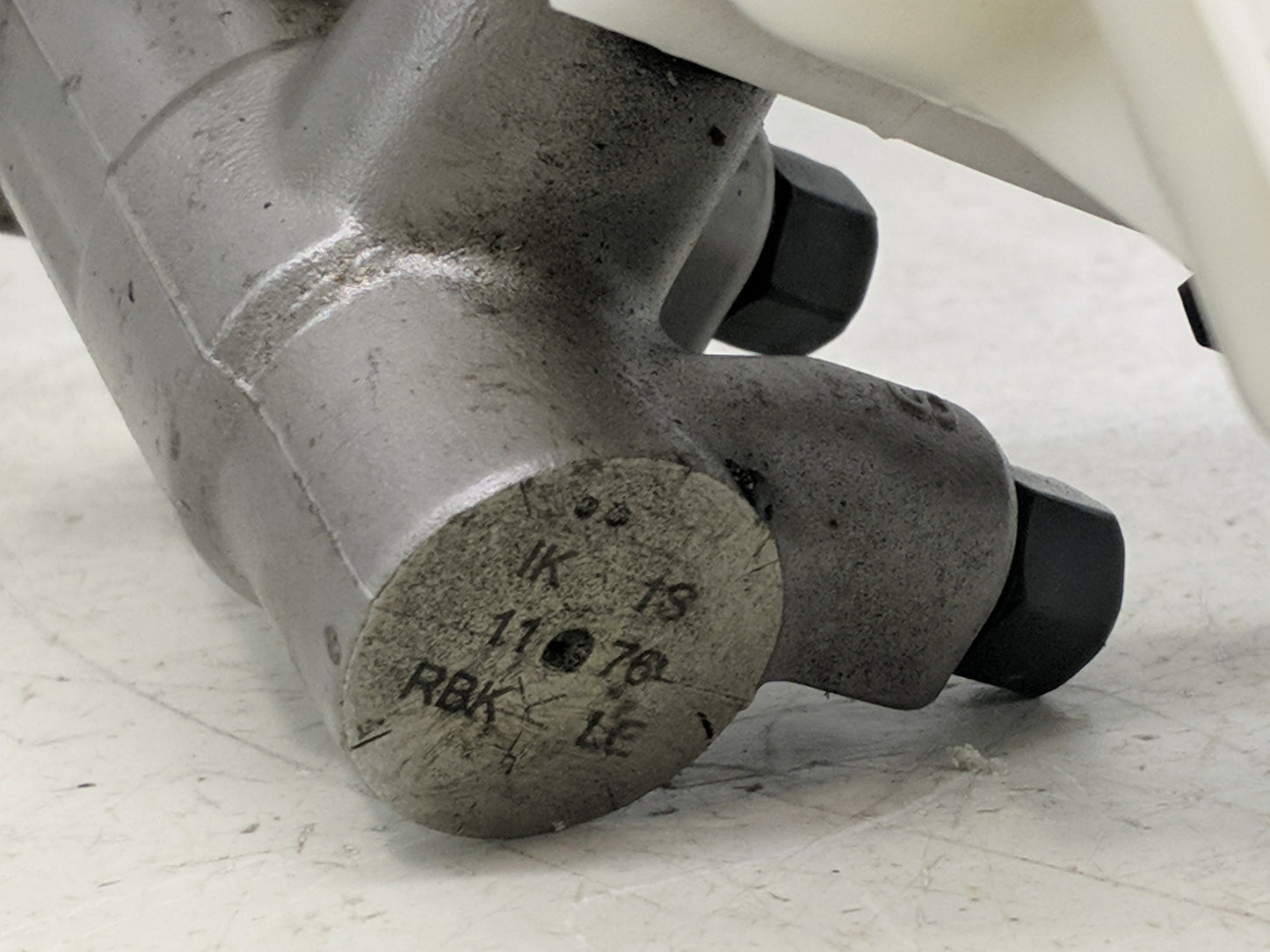 2012-2015 Kia Rio Brake Master Cylinder - Oemusedautoparts1.com