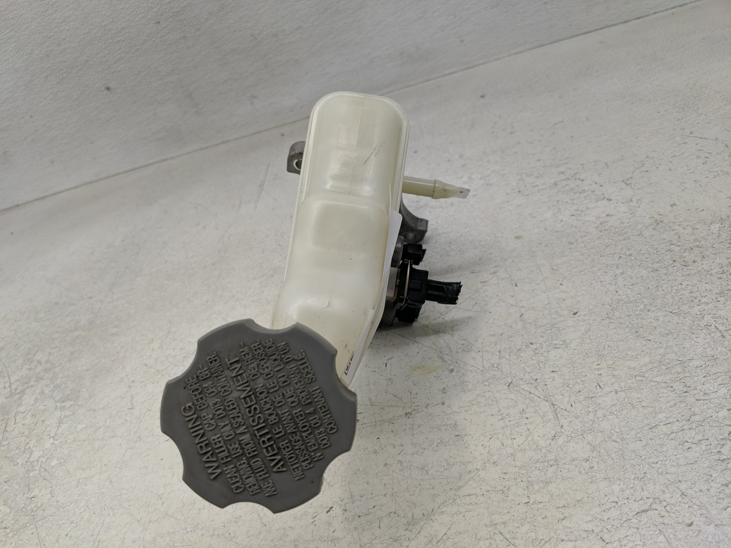 2012-2015 Kia Rio Brake Master Cylinder - Oemusedautoparts1.com