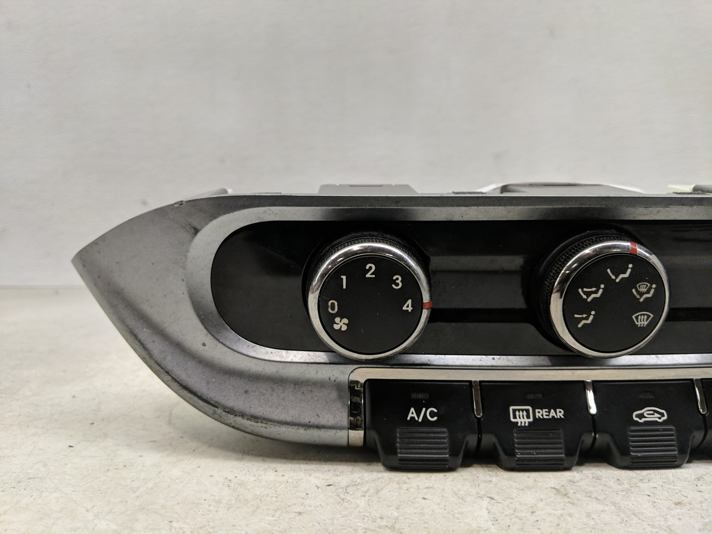 2012-2015 Kia Rio Climate Control Module Temperature AC/Heater Replacement P/N:97250-1WXXX 97250-1W060 Fits OEM Used Auto Pa
