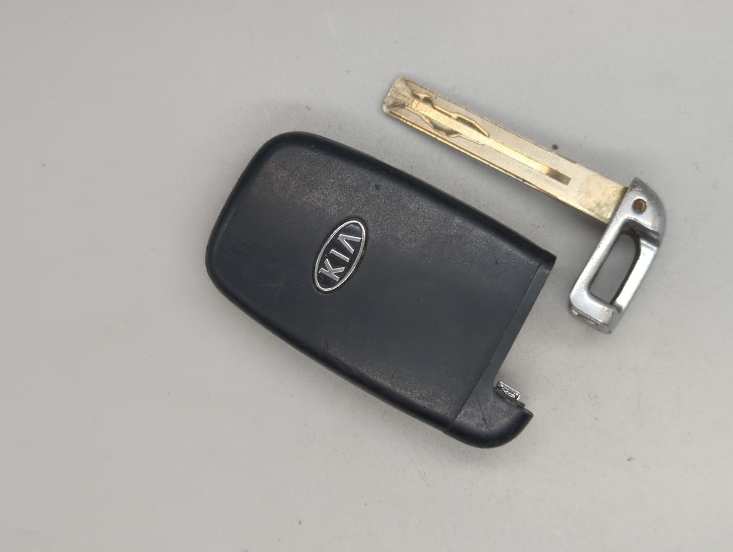 Kia Keyless Entry Remote Fob SY5HMFNA04 SVI-HMFNA04 4 buttons - Oemusedautoparts1.com