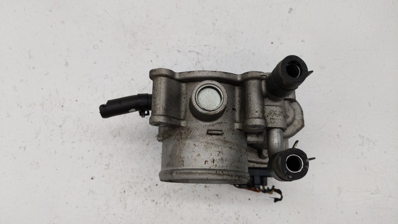 2012-2019 Kia Rio Throttle Body P/N:35100-2B300 Fits Fits 2012 2013 2014 2015 2016 2017 2018 2019 OEM Used Auto Parts - Oemu