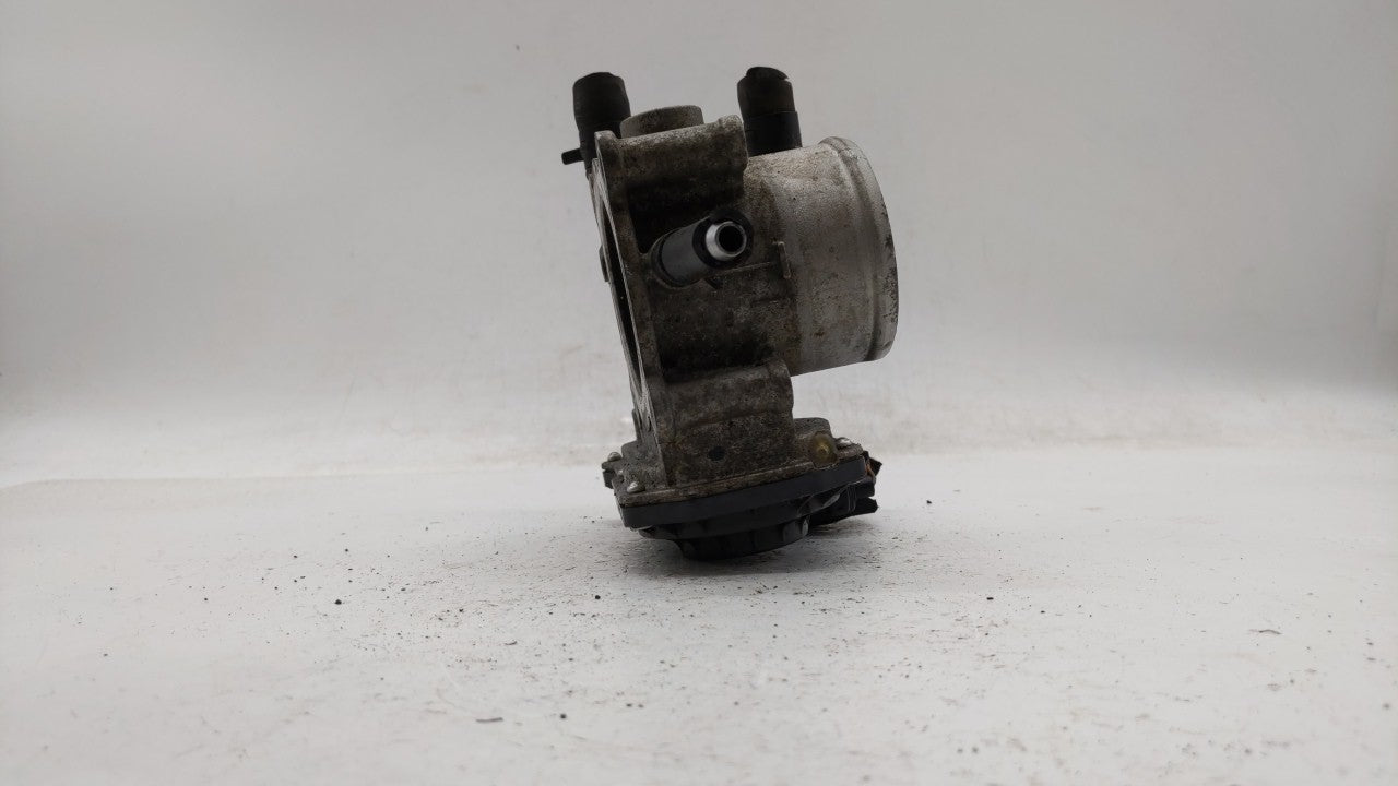 2012-2019 Kia Rio Throttle Body P/N:35100-2B300 Fits Fits 2012 2013 2014 2015 2016 2017 2018 2019 OEM Used Auto Parts - Oemu