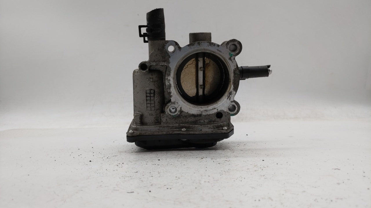 2012-2019 Kia Rio Throttle Body P/N:35100-2B300 Fits Fits 2012 2013 2014 2015 2016 2017 2018 2019 OEM Used Auto Parts - Oemu