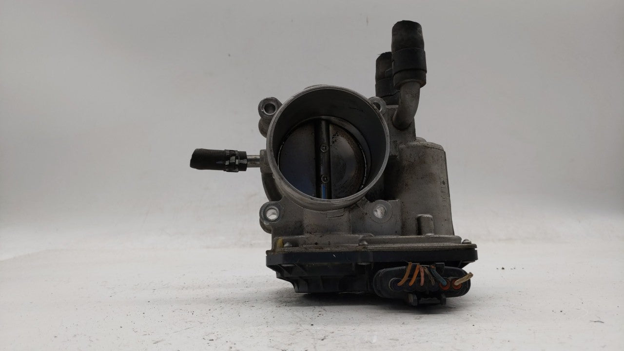 2012-2019 Kia Rio Throttle Body P/N:35100-2B300 Fits Fits 2012 2013 2014 2015 2016 2017 2018 2019 OEM Used Auto Parts - Oemu