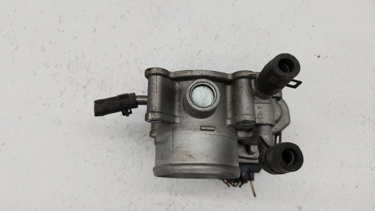 2012-2019 Kia Rio Throttle Body P/N:35100-2B300 Fits Fits 2012 2013 2014 2015 2016 2017 2018 2019 OEM Used Auto Parts - Oemu