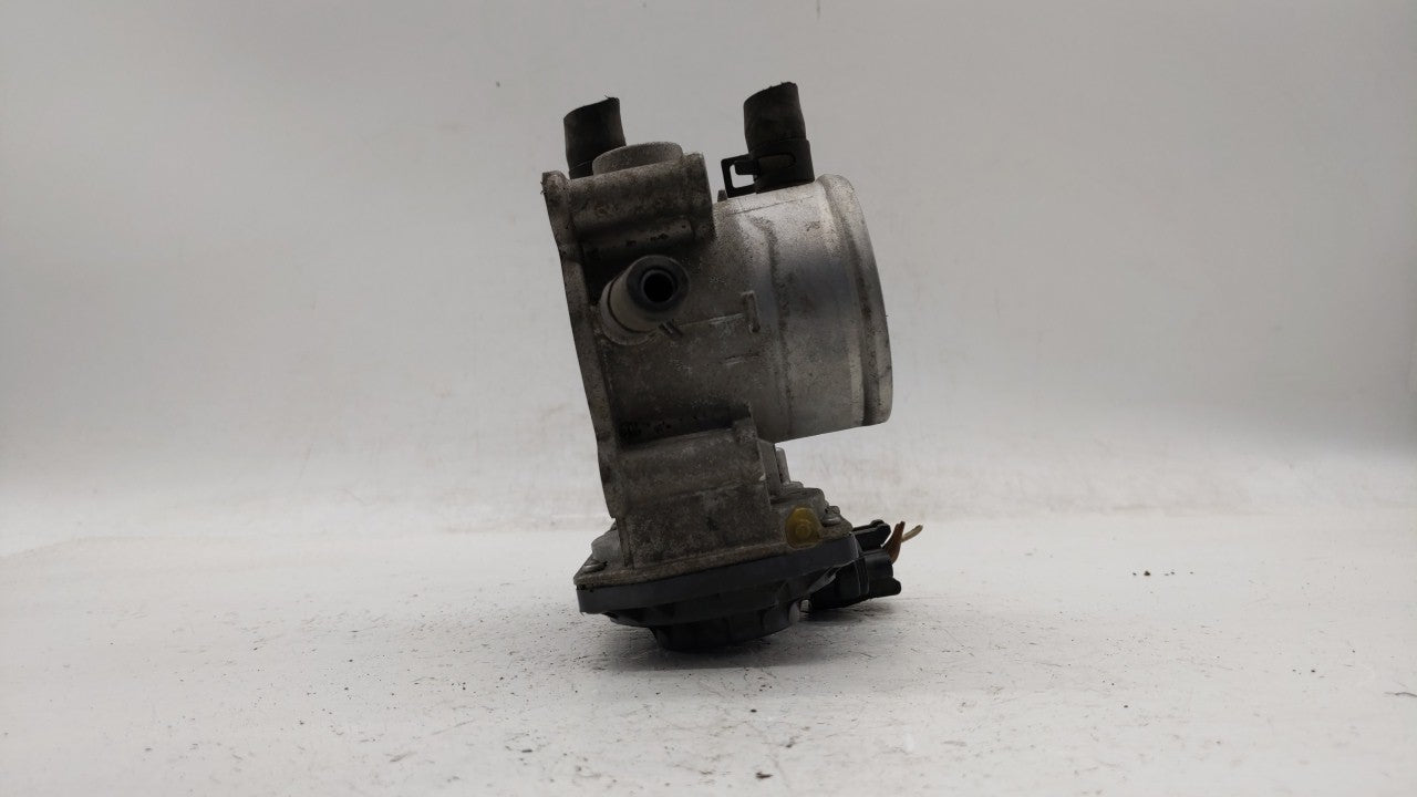 2012-2019 Kia Rio Throttle Body P/N:35100-2B300 Fits Fits 2012 2013 2014 2015 2016 2017 2018 2019 OEM Used Auto Parts - Oemu