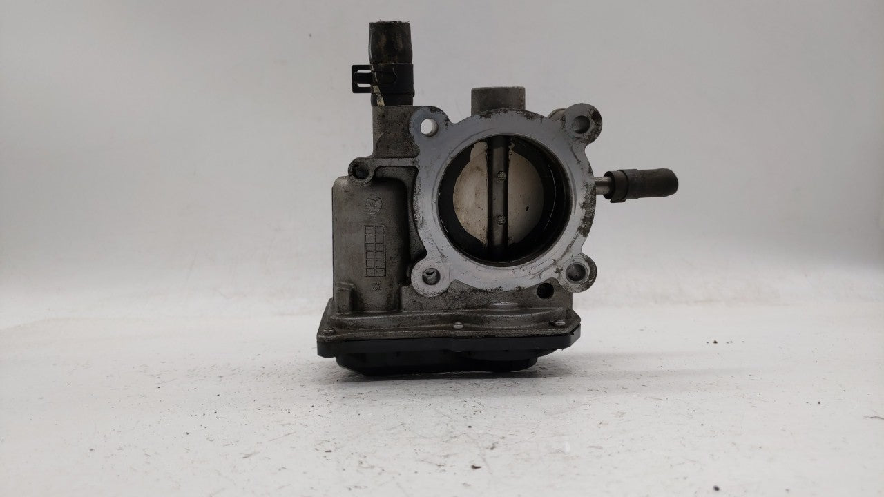 2012-2019 Kia Rio Throttle Body P/N:35100-2B300 Fits Fits 2012 2013 2014 2015 2016 2017 2018 2019 OEM Used Auto Parts - Oemu