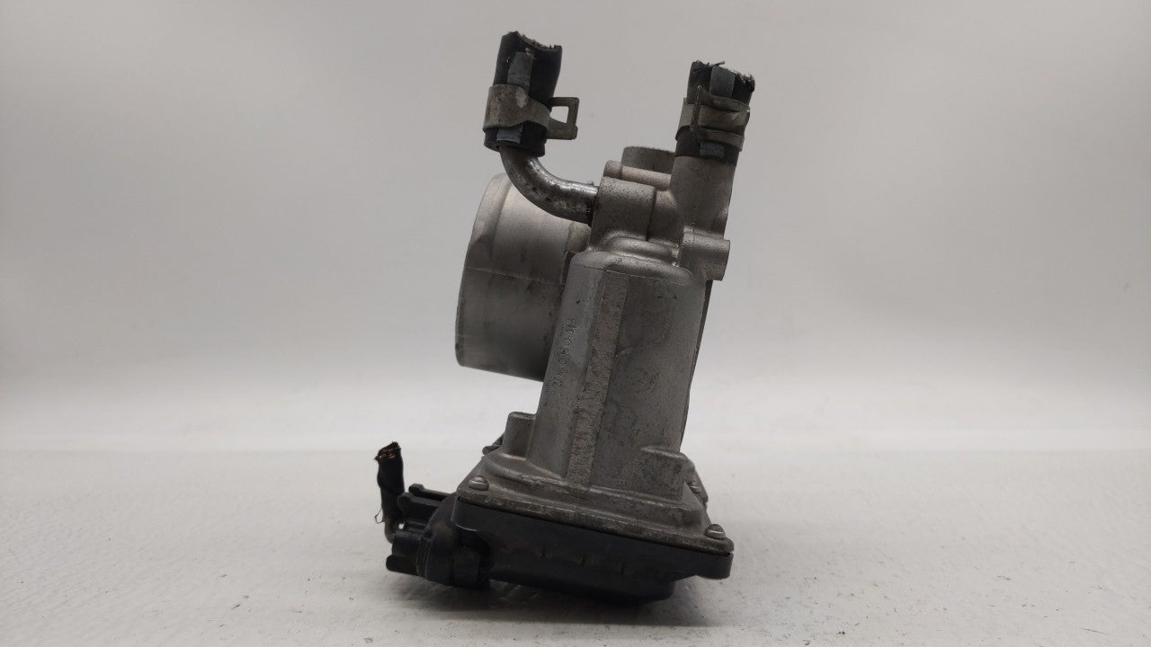 2012-2019 Kia Rio Throttle Body P/N:35100-2B300 Fits Fits 2012 2013 2014 2015 2016 2017 2018 2019 OEM Used Auto Parts - Oemu