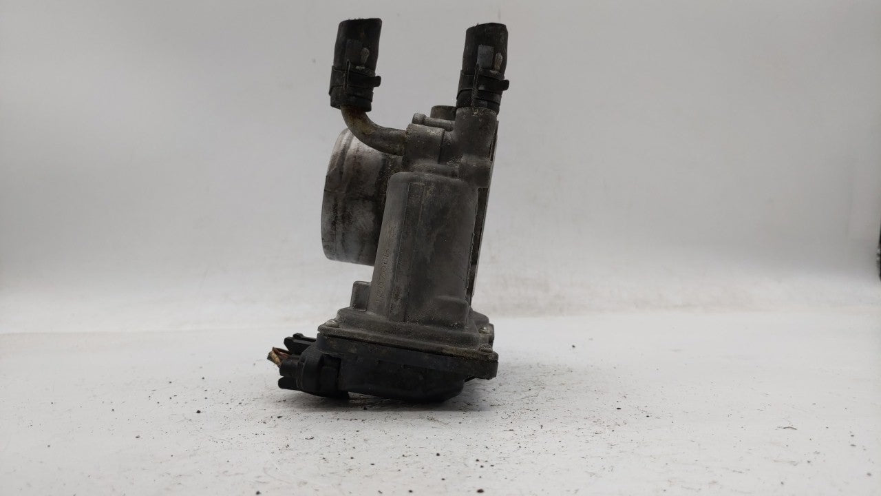 2012-2019 Kia Rio Throttle Body P/N:35100-2B300 Fits Fits 2012 2013 2014 2015 2016 2017 2018 2019 OEM Used Auto Parts - Oemu