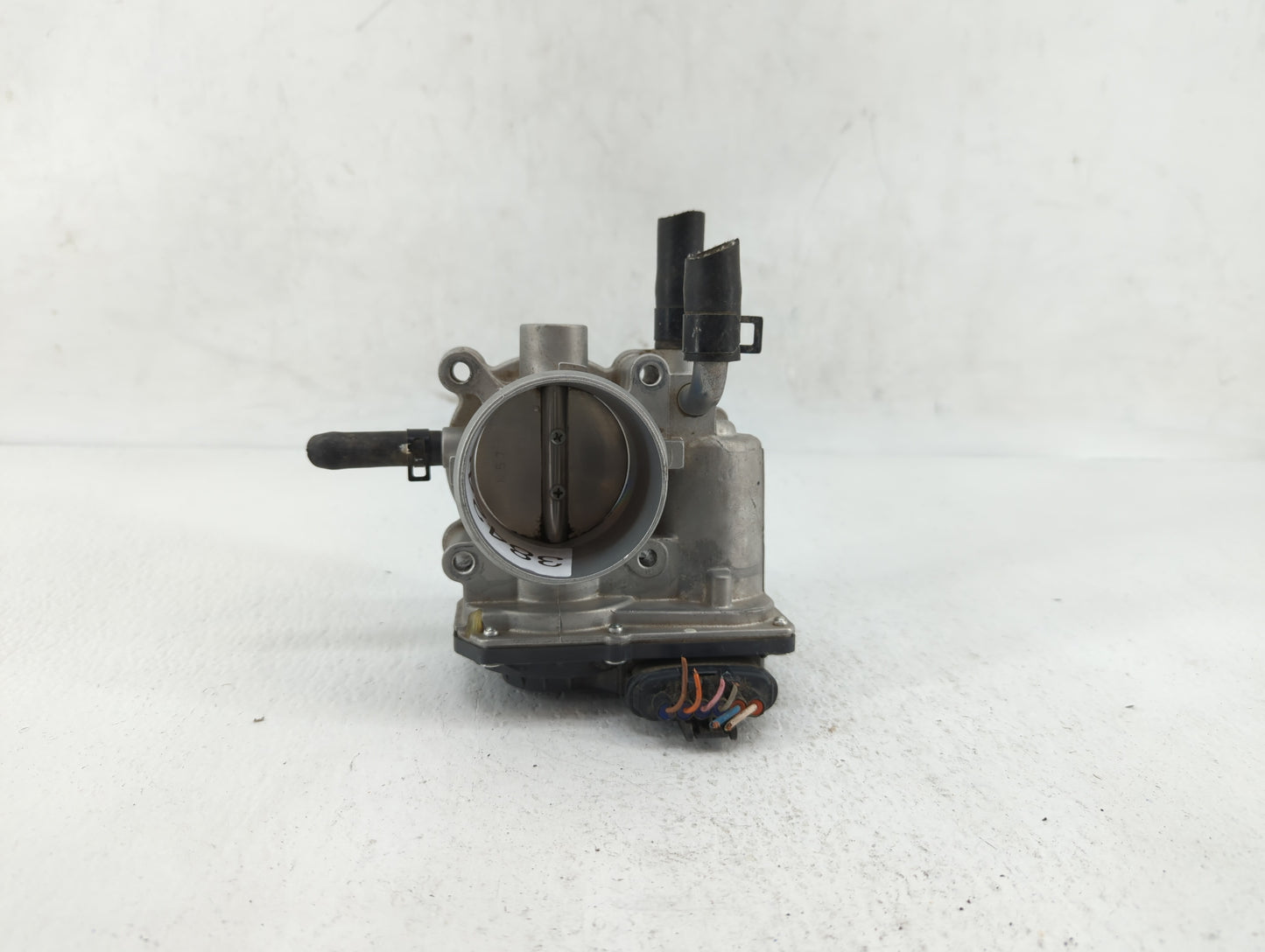2012-2019 Kia Rio Throttle Body P/N:35100-2B300 Fits Fits 2012 2013 2014 2015 2016 2017 2018 2019 OEM Used Auto Parts - Oemu