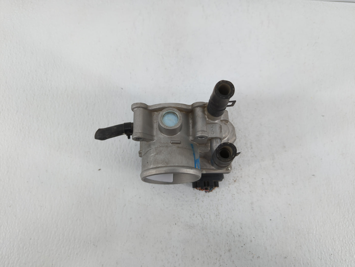 2012-2019 Kia Rio Throttle Body P/N:35100-2B300 Fits Fits 2012 2013 2014 2015 2016 2017 2018 2019 OEM Used Auto Parts - Oemu