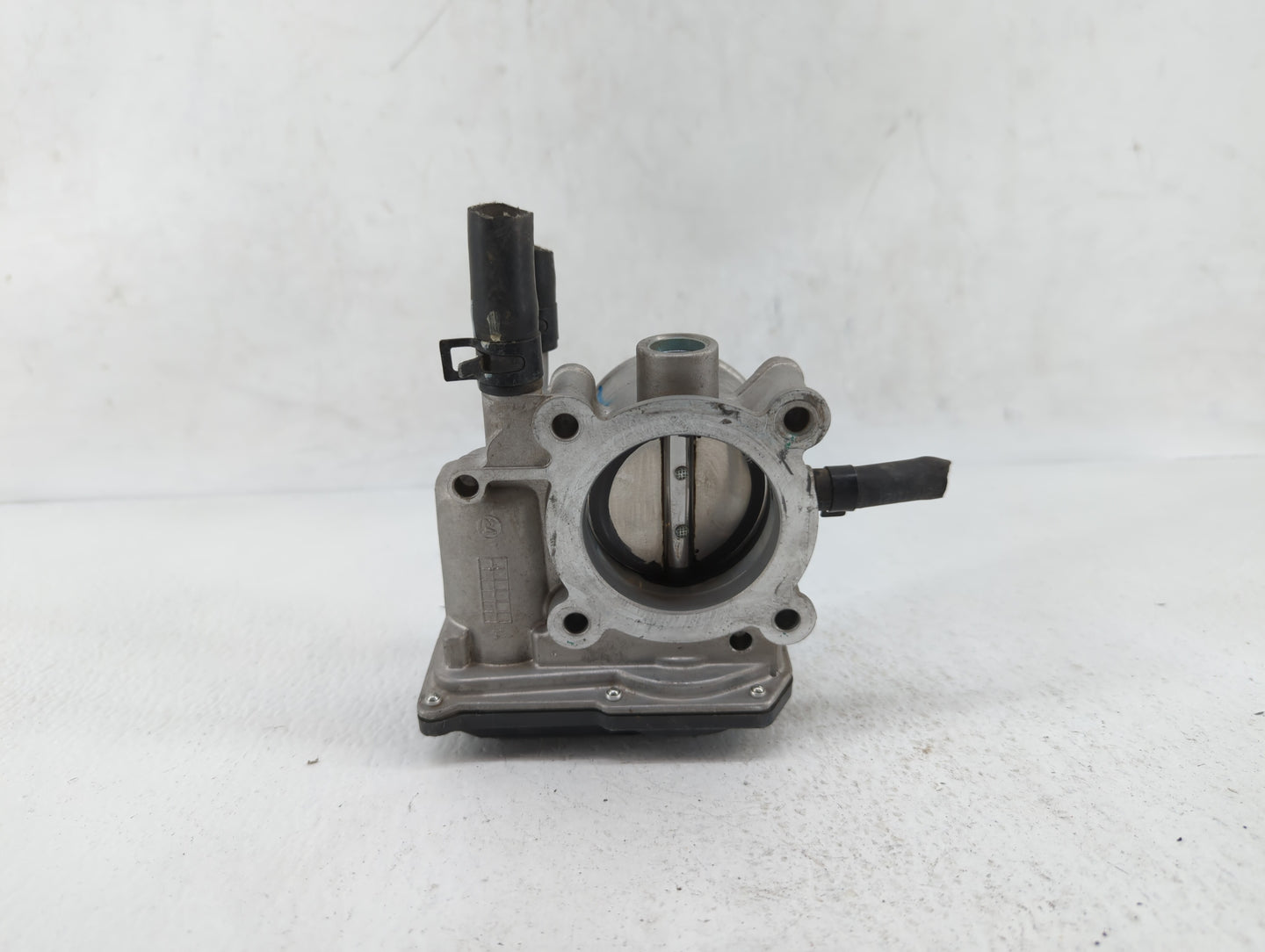 2012-2019 Kia Rio Throttle Body P/N:35100-2B300 Fits Fits 2012 2013 2014 2015 2016 2017 2018 2019 OEM Used Auto Parts - Oemu