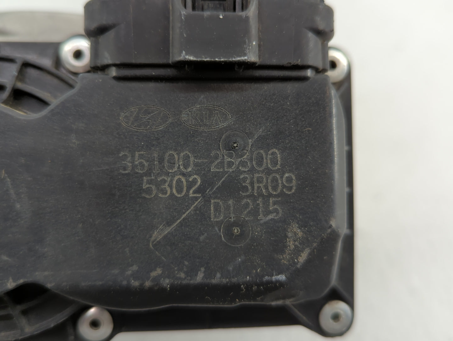2012-2019 Kia Rio Throttle Body P/N:35100-2B300 Fits Fits 2012 2013 2014 2015 2016 2017 2018 2019 OEM Used Auto Parts - Oemu