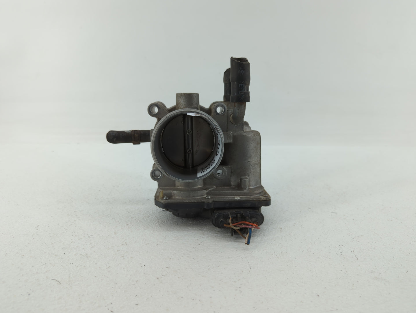 2012-2019 Kia Rio Throttle Body P/N:35100-2B300 Fits Fits 2012 2013 2014 2015 2016 2017 2018 2019 OEM Used Auto Parts - Oemu