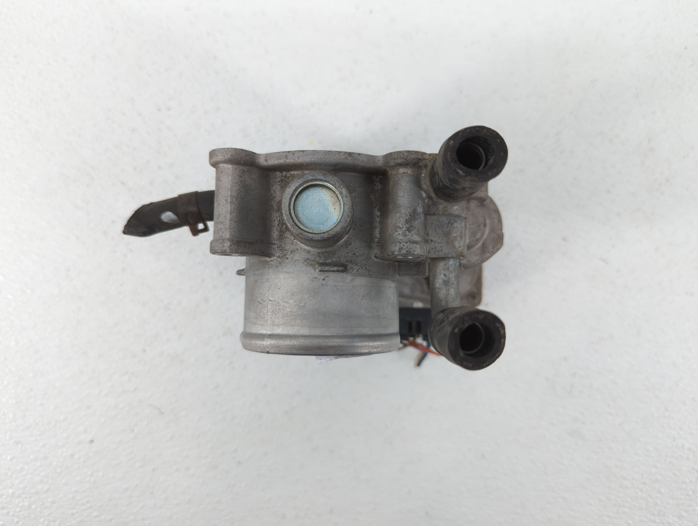 2012-2019 Kia Rio Throttle Body P/N:35100-2B300 Fits Fits 2012 2013 2014 2015 2016 2017 2018 2019 OEM Used Auto Parts - Oemu