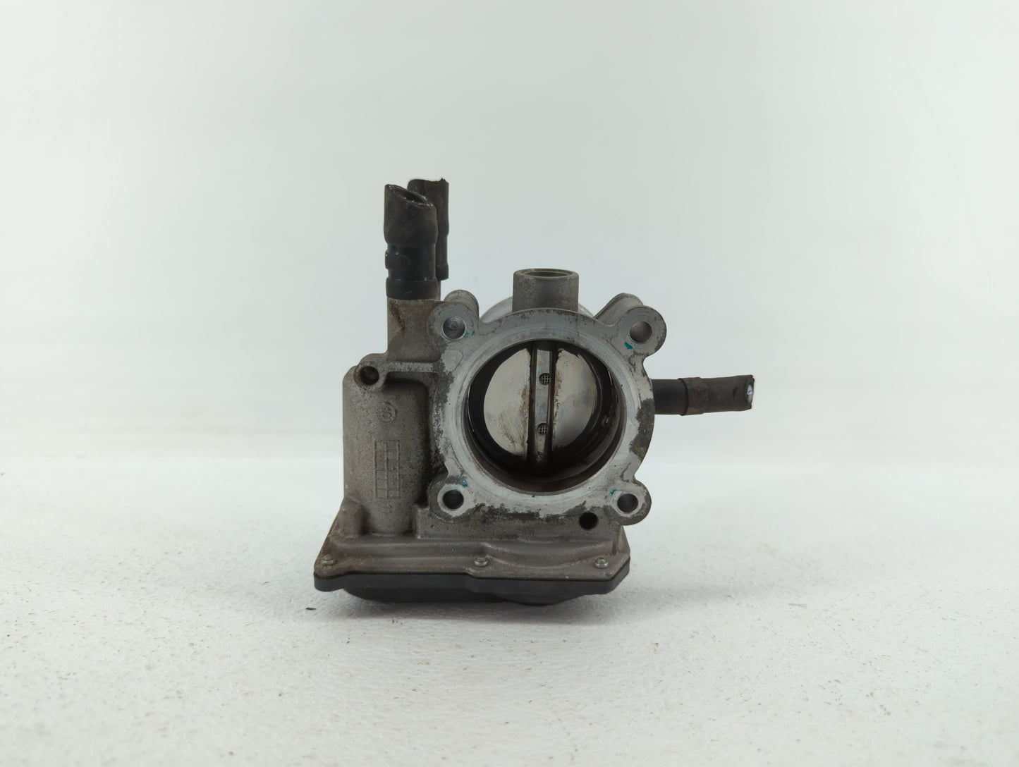 2012-2019 Kia Rio Throttle Body P/N:35100-2B300 Fits Fits 2012 2013 2014 2015 2016 2017 2018 2019 OEM Used Auto Parts - Oemu