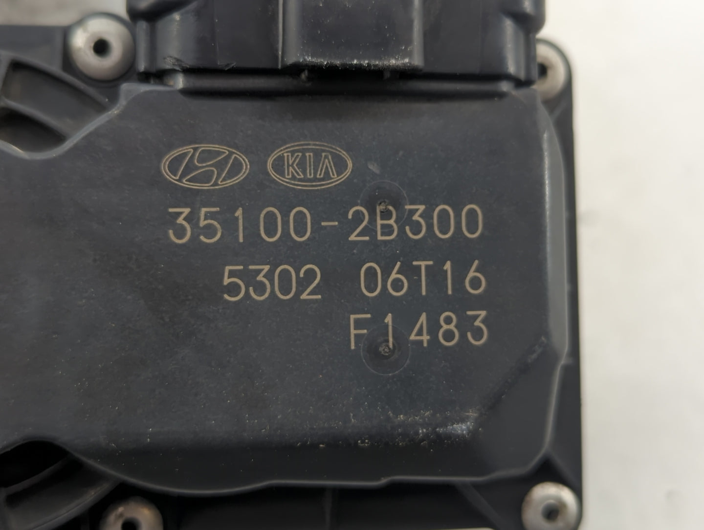 2012-2019 Kia Rio Throttle Body P/N:35100-2B300 Fits Fits 2012 2013 2014 2015 2016 2017 2018 2019 OEM Used Auto Parts - Oemu