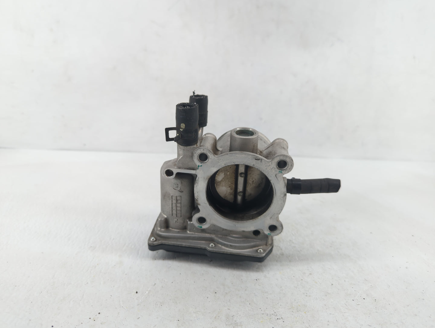 2012-2019 Kia Rio Throttle Body P/N:35100-2B300 Fits Fits 2012 2013 2014 2015 2016 2017 2018 2019 OEM Used Auto Parts - Oemu